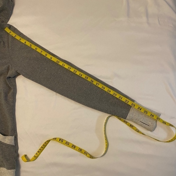 Lululemon- Zip up Hooded Jacket-Grey-Size 6 - Picture 3 of 10